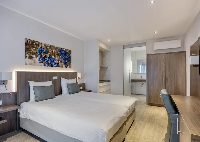 Leeuwen 3* Beneden-Leeuwen