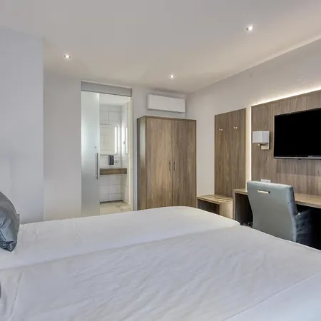 Leeuwen Hotel 3*